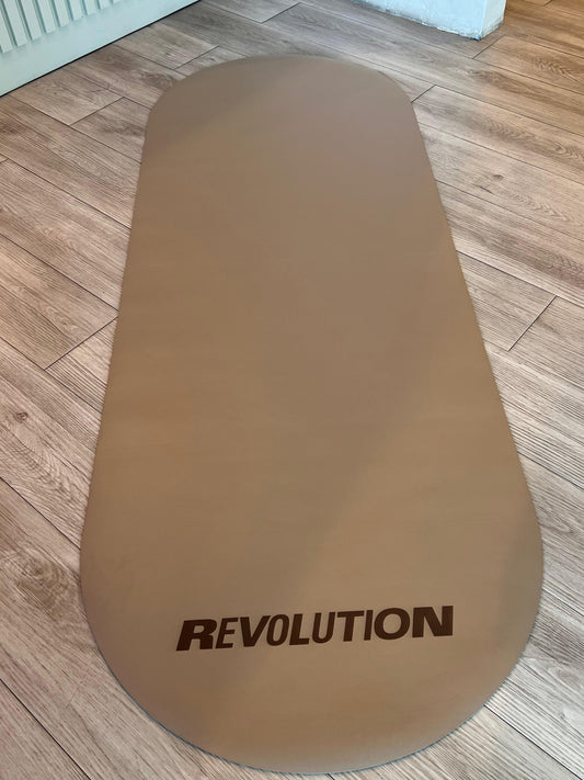 REVOLUTION MAT ✨